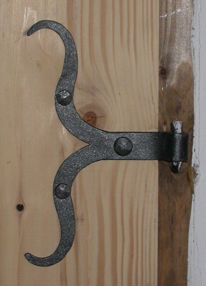 kovaný pant na dveře